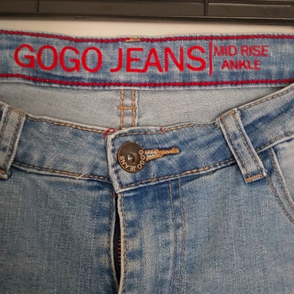 GO GO Jeans Women Mid Rise Ankle. Denim. Size 11. - Picture 2 of 6